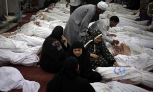 egyptians-mourn-relatives-who-died-during-wednesdays-violence